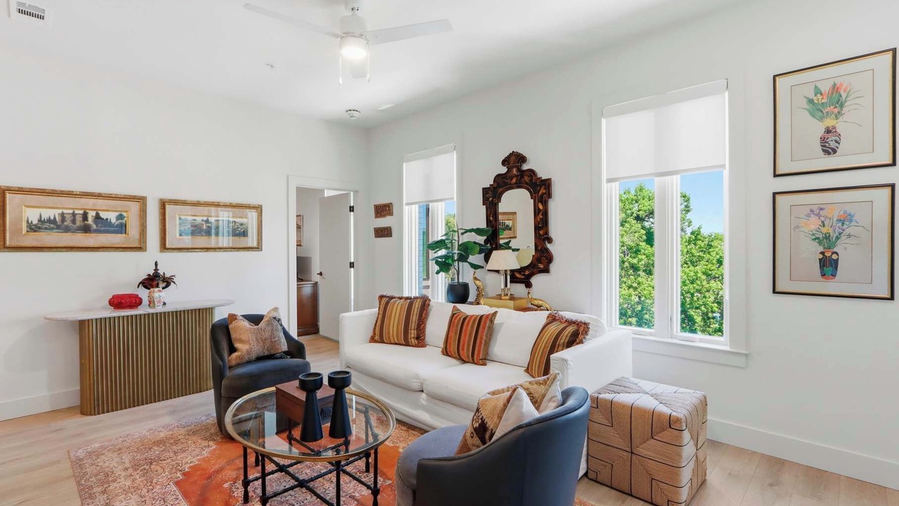 Photo of Livingroom in Metropolitan