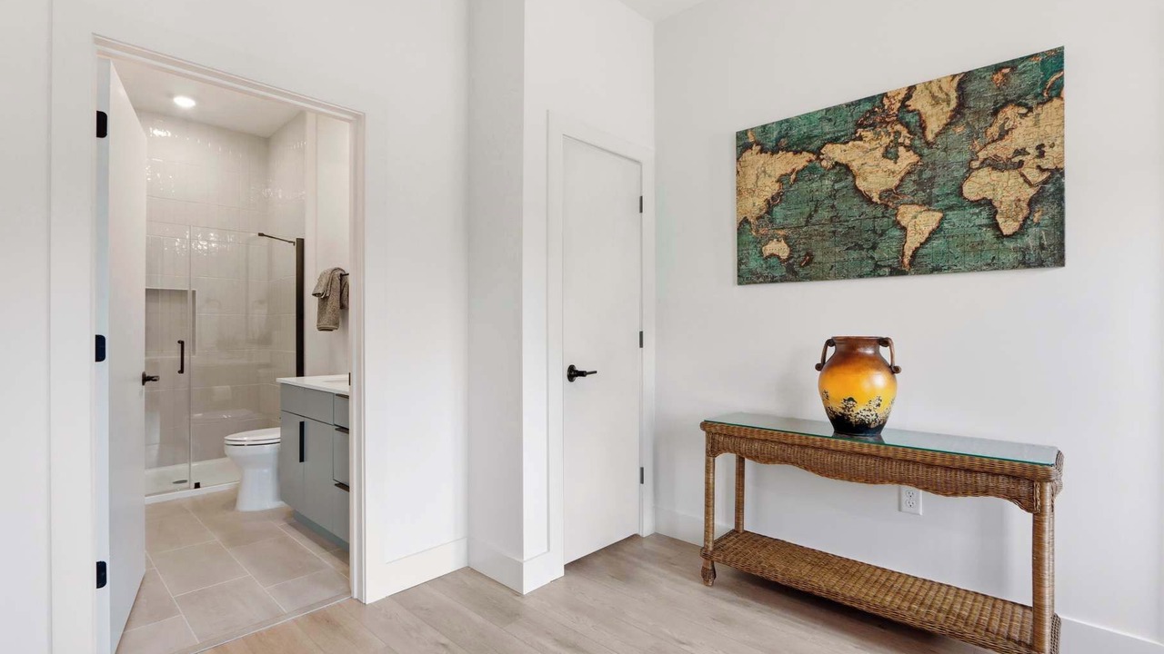 Photo of Bathroom in Metropolitan