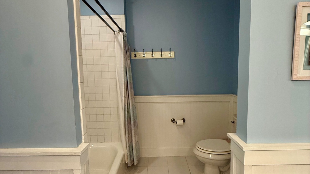 Photo of Bathroom in Melrose on the Beach