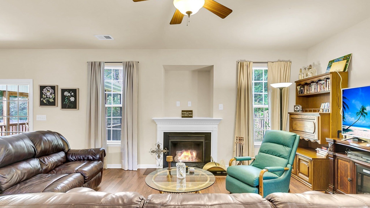 Photo of Livingroom in Lincolnville