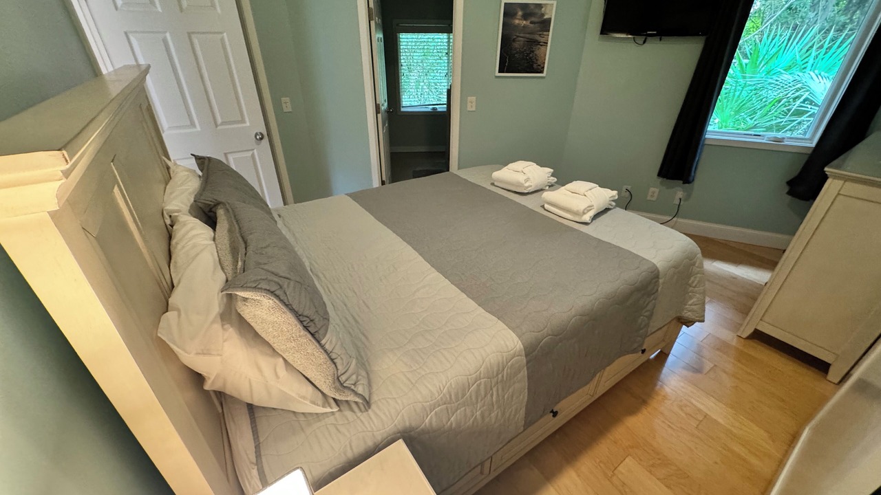Photo of Bedroom in Night Heron