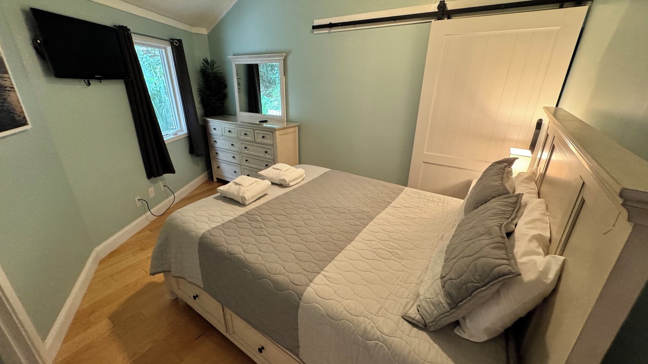 Photo of Bedroom in Night Heron