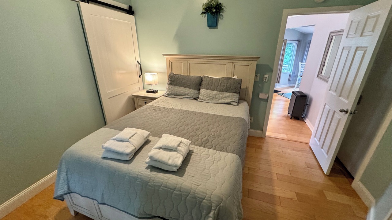 Photo of Bedroom in Night Heron