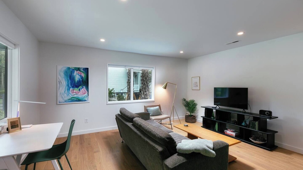 Photo of Livingroom in Summerville Historic District
