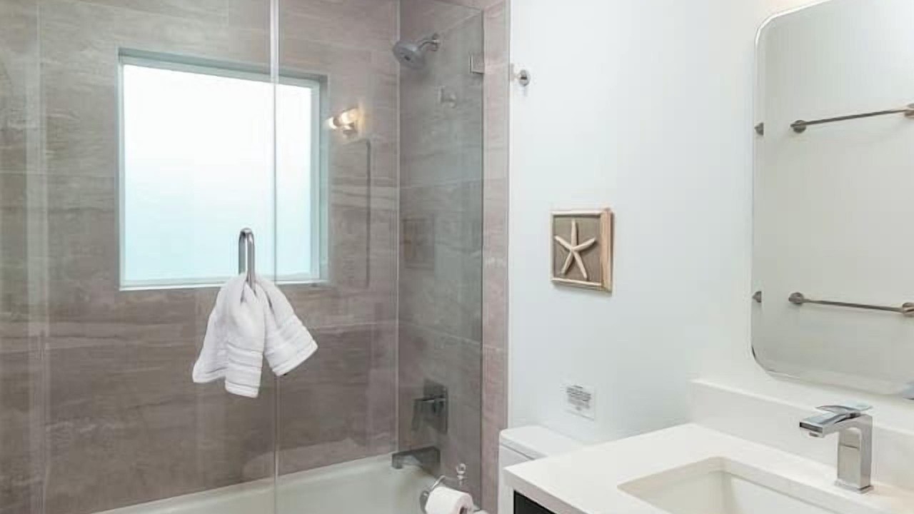 Photo of Bathroom in Summerville Historic District