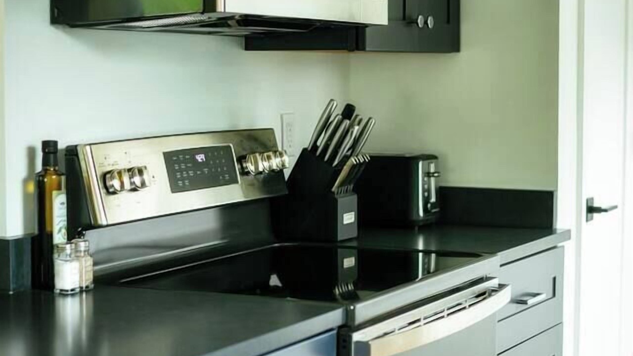Photo of Kitchen in Summerville Historic District