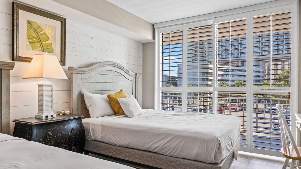 Photo of Bedroom in Arcadian Shores