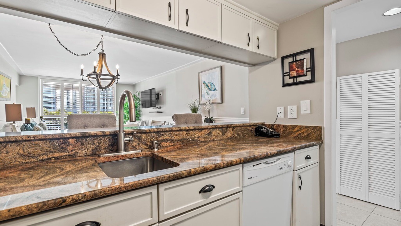 Photo of Kitchen in Arcadian Shores