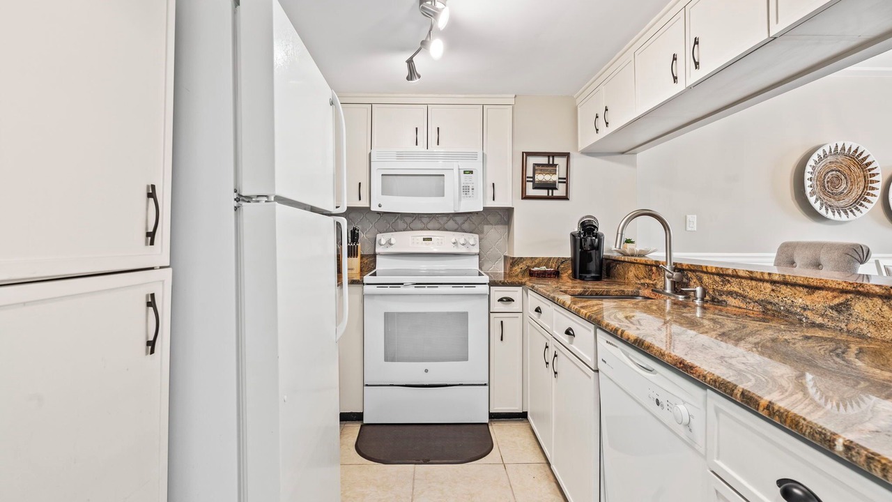 Photo of Kitchen in Arcadian Shores