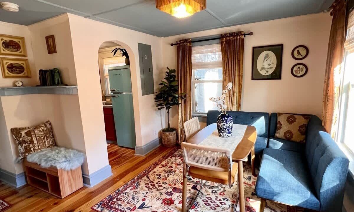 Photo of Livingroom in North-Central