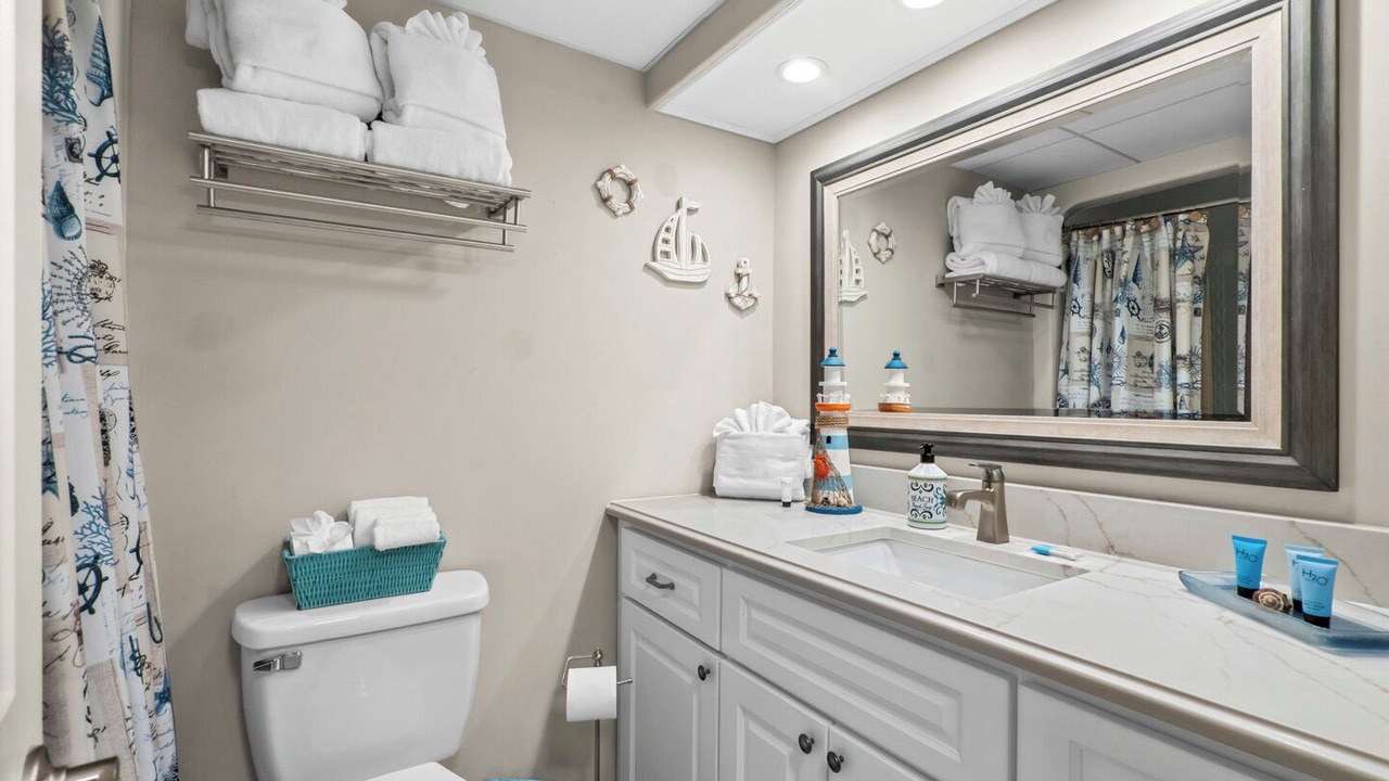Photo of Bathroom in Arcadian Shores