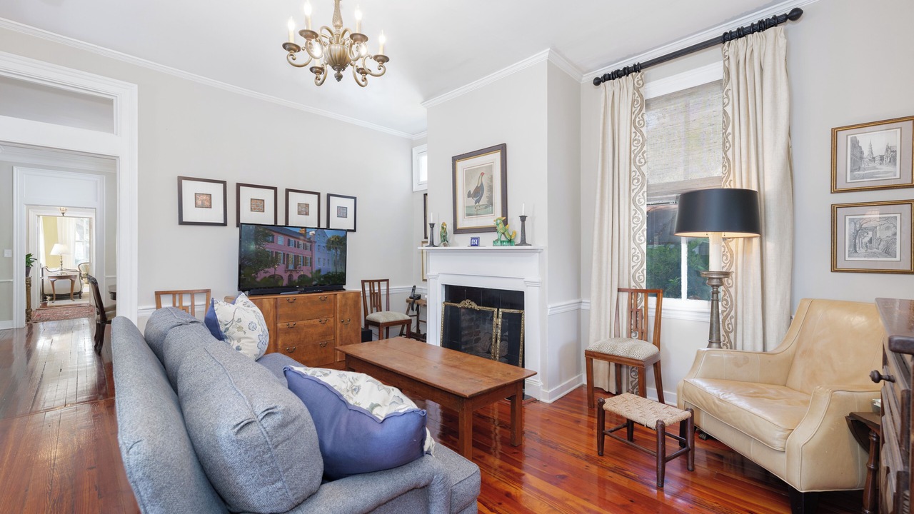 Photo of Livingroom in South of Broad