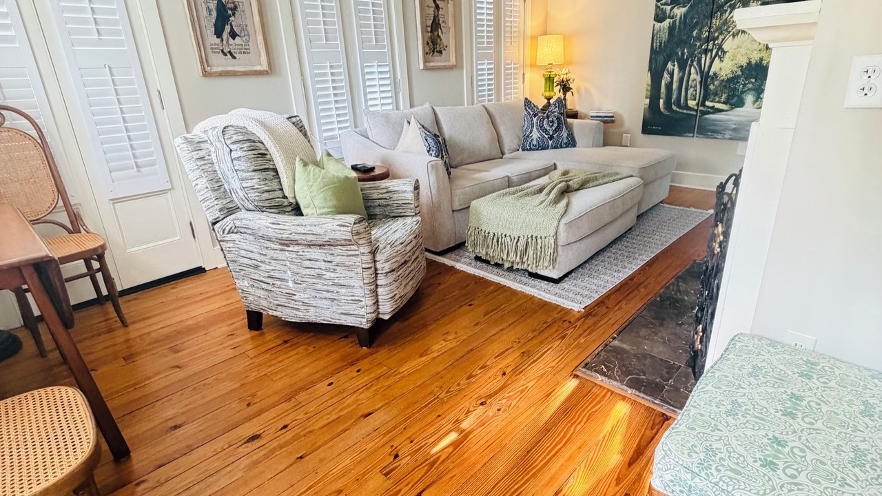 Photo of Livingroom in Harleston Village