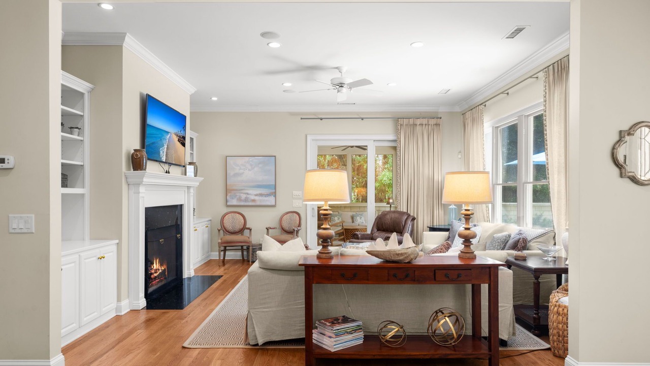 Photo of Livingroom in Vanderhorst Plantation