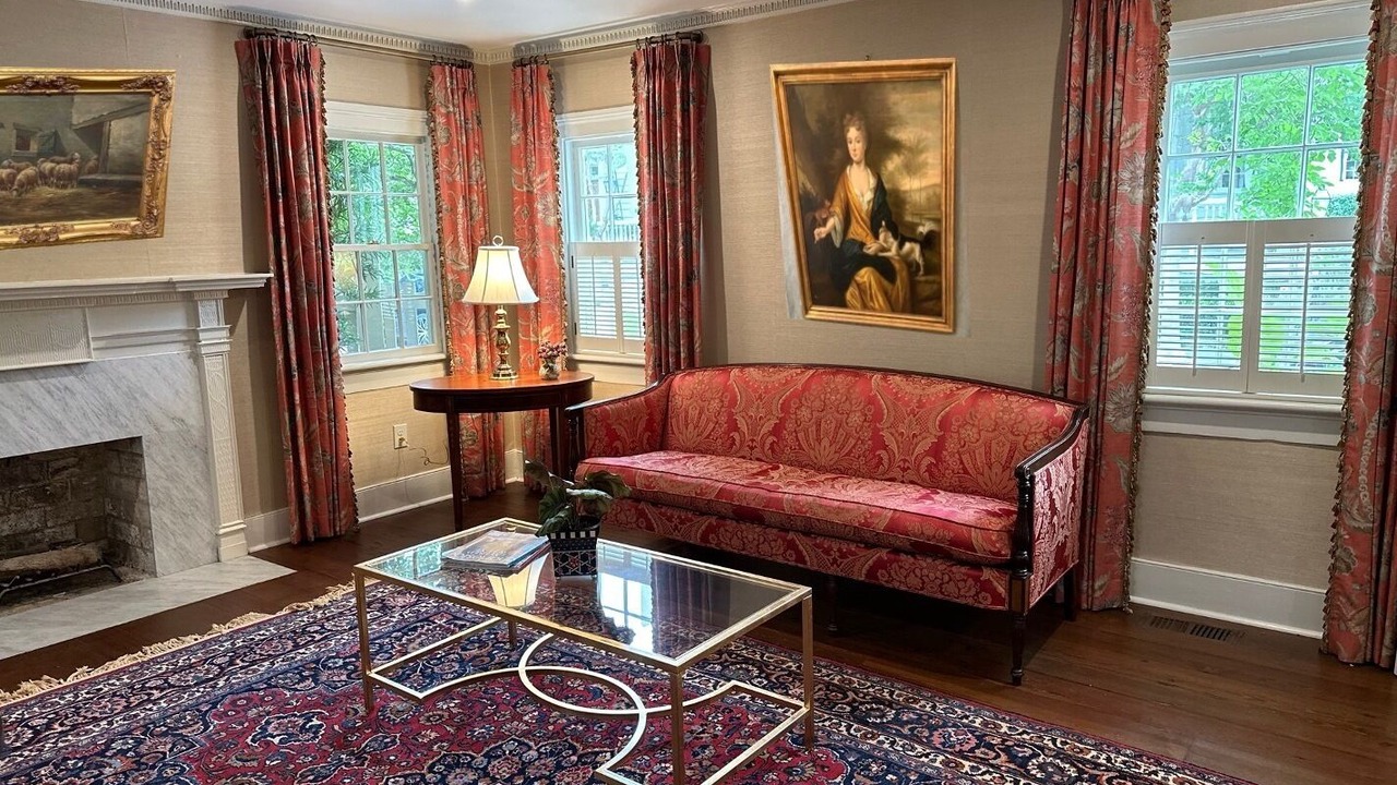 Photo of Livingroom in Charleston Historic District