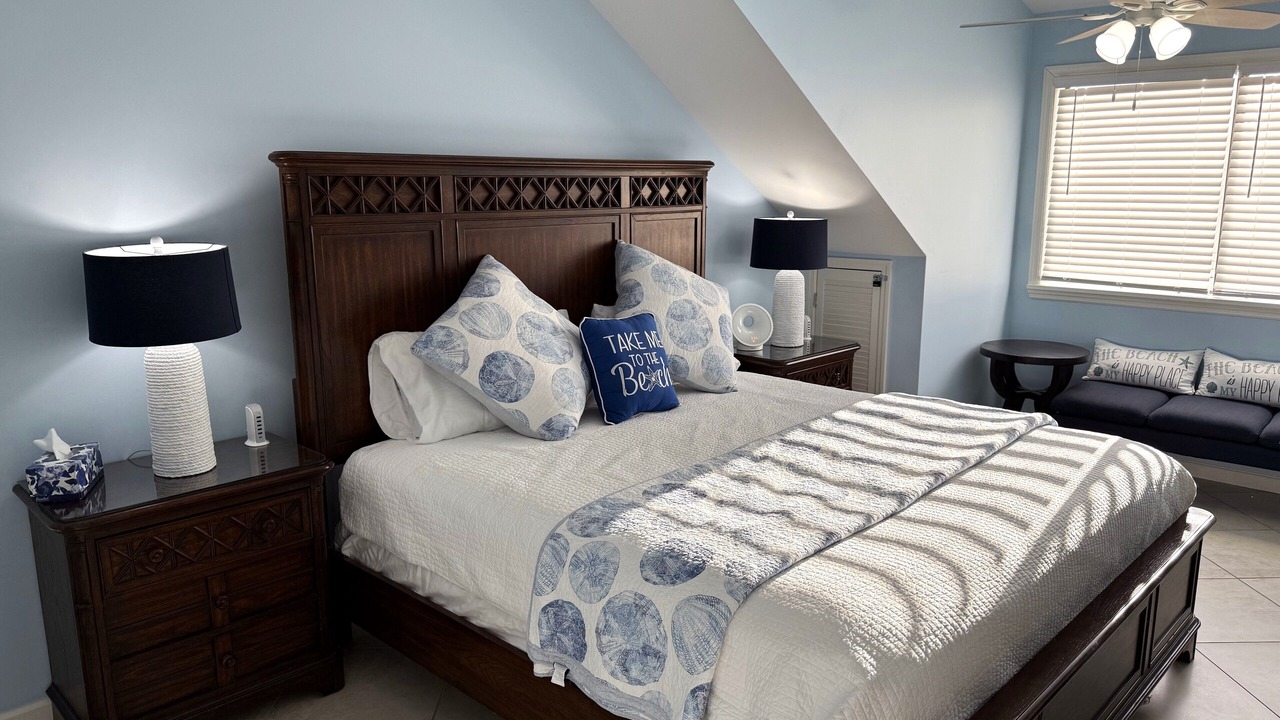 Photo of Bedroom in Arcadian Shores