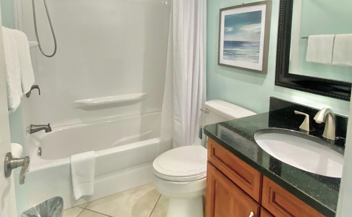 Photo of Bathroom in Arcadian Shores