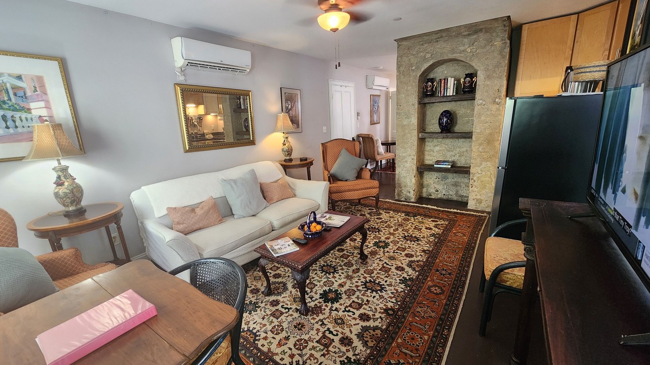 Photo of Livingroom in Harleston Village
