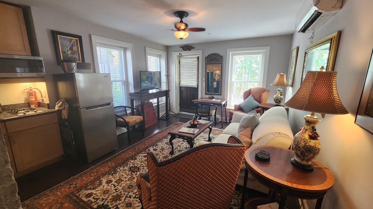 Photo of Livingroom in Harleston Village
