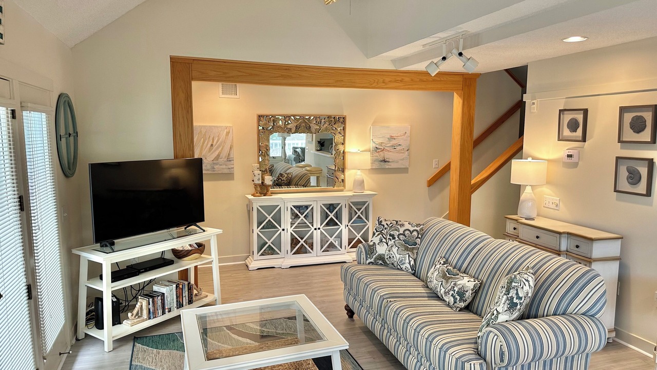Photo of Livingroom in Arcadian Shores