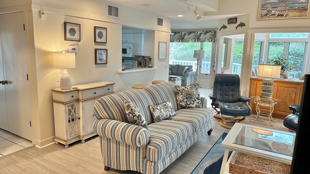 Photo of Livingroom in Arcadian Shores
