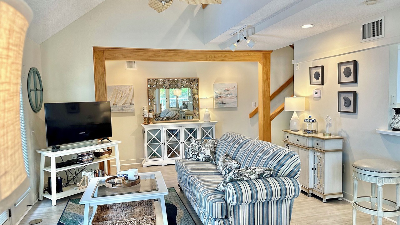 Photo of Livingroom in Arcadian Shores