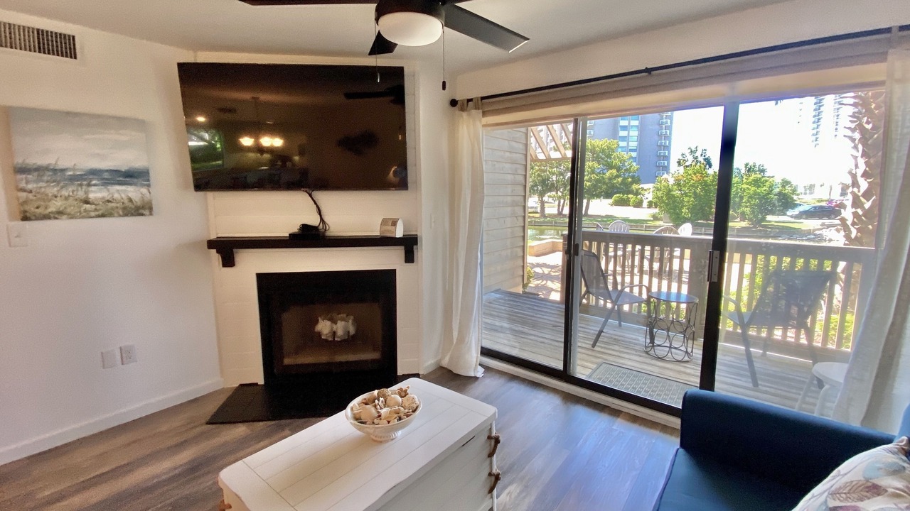 Photo of Livingroom in Arcadian Shores