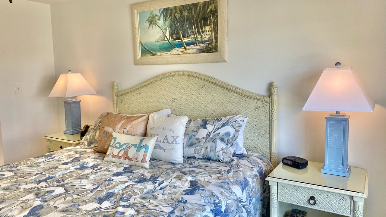 Photo of Bedroom in Arcadian Shores