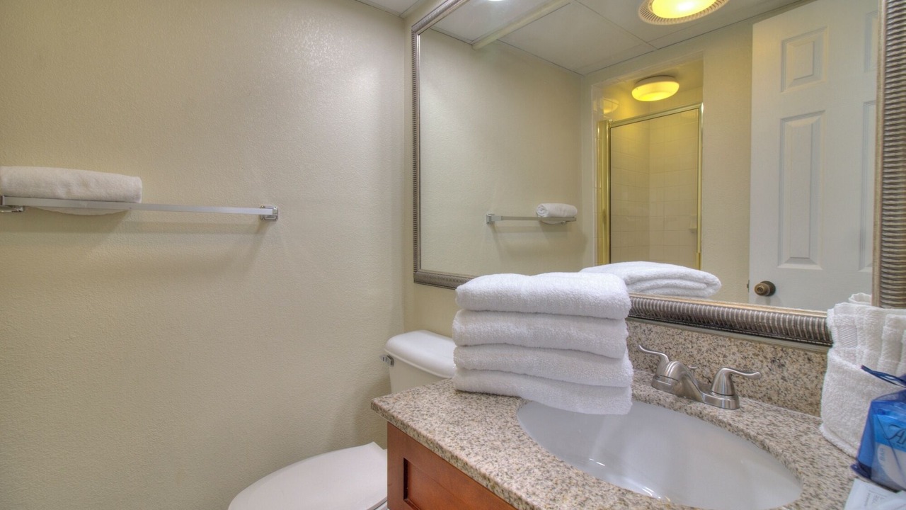 Photo of Bathroom in Arcadian Shores