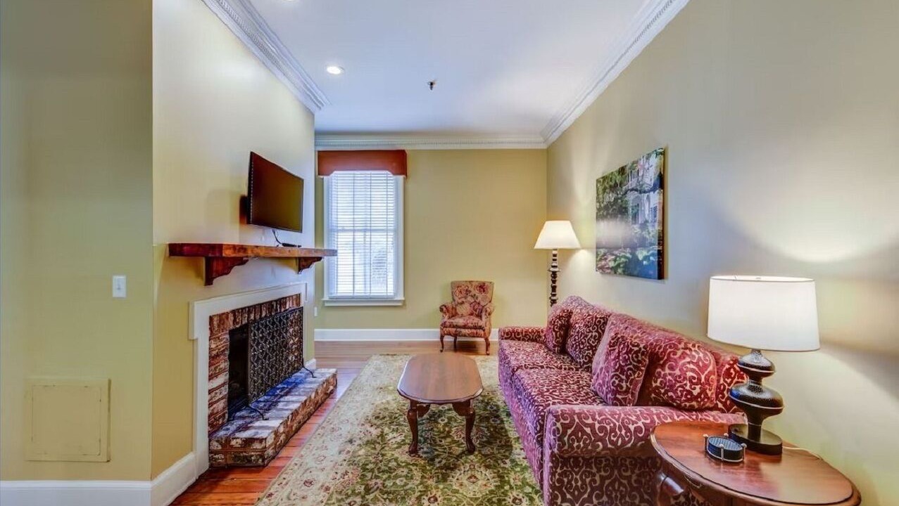 Photo of Livingroom in Charleston Historic District