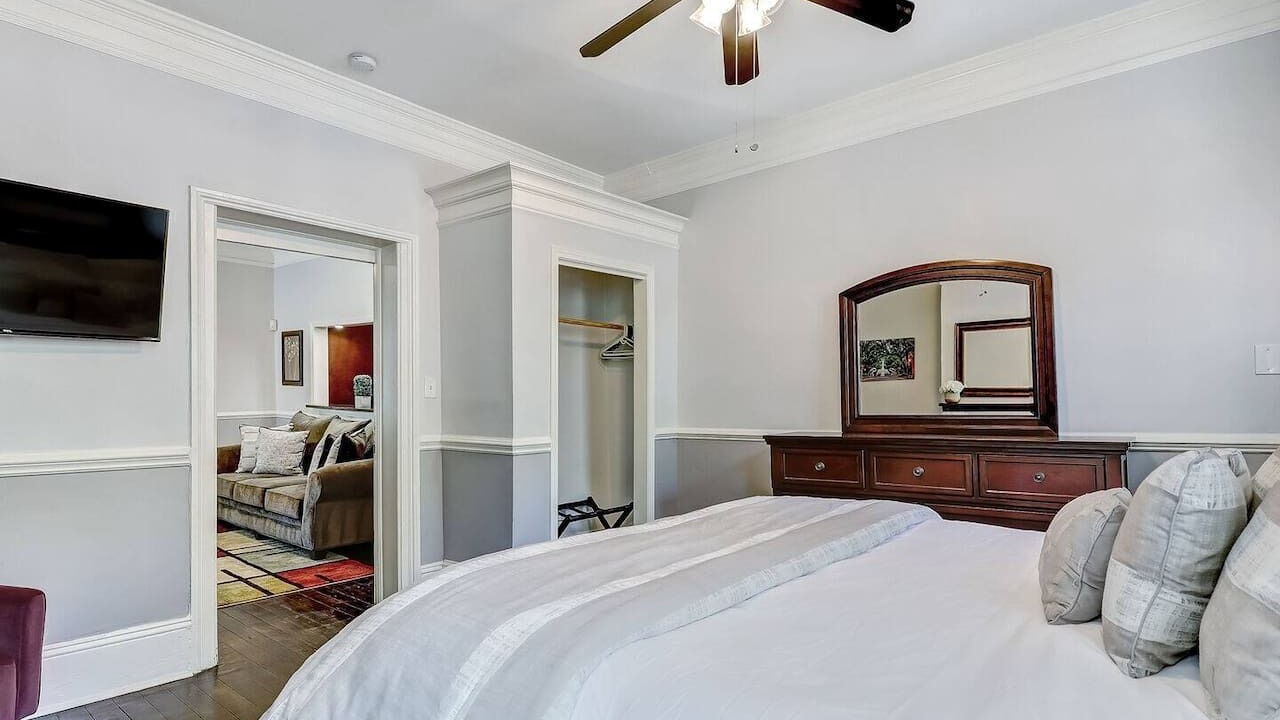 Photo of Bedroom in Beach Institute