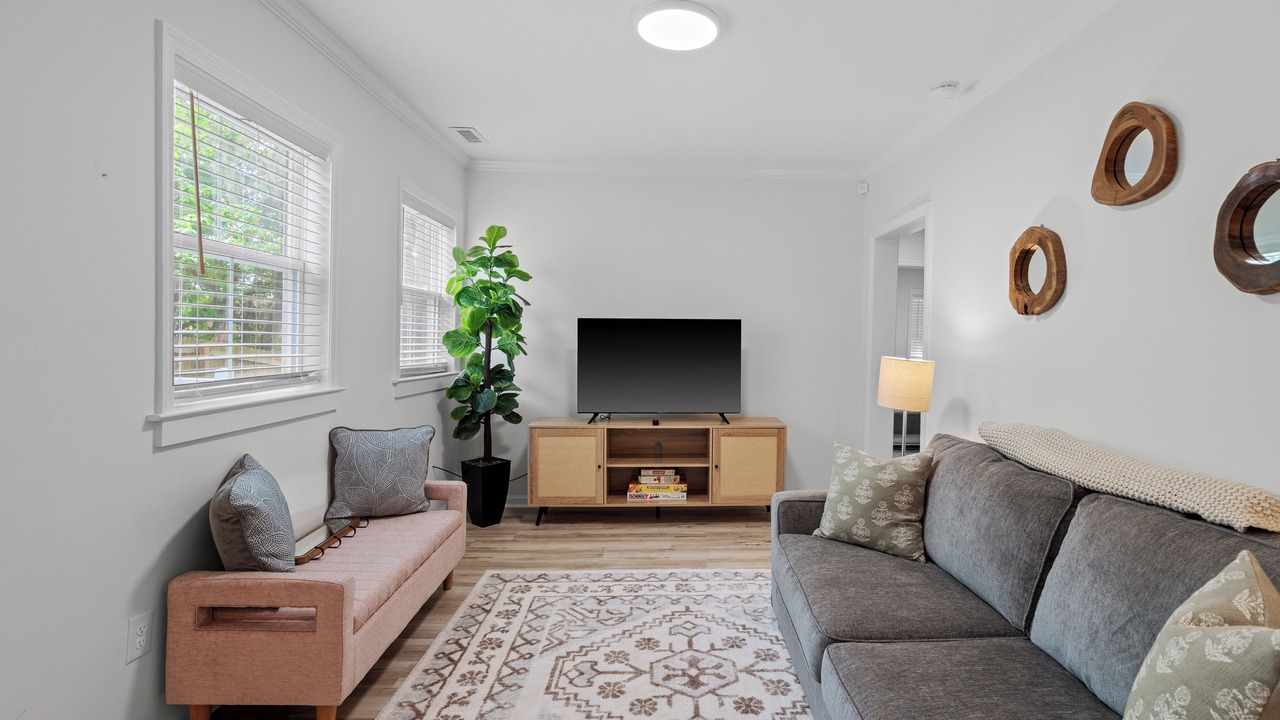Photo of Livingroom in Northwest Quadrant