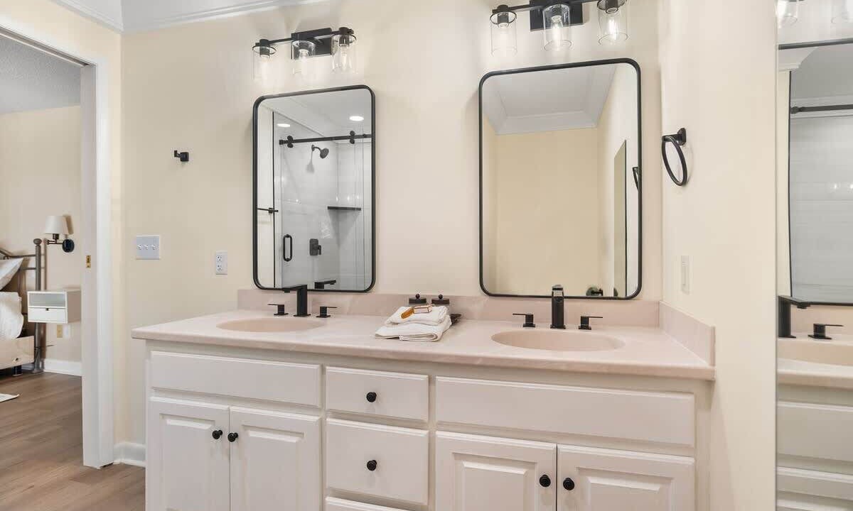 Photo of Bathroom in Blue Heron Lake