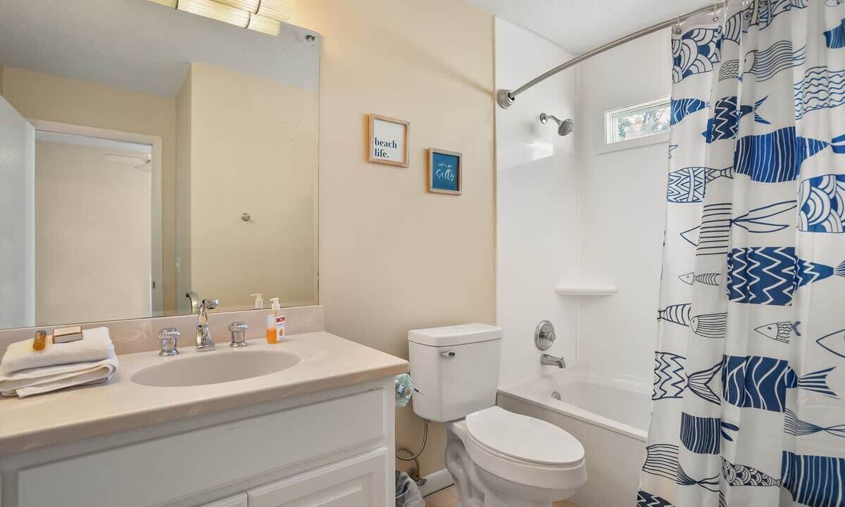 Photo of Bathroom in Blue Heron Lake