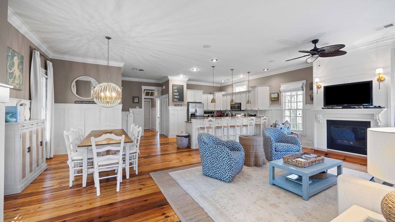 Photo of Livingroom in North Litchfield Beach