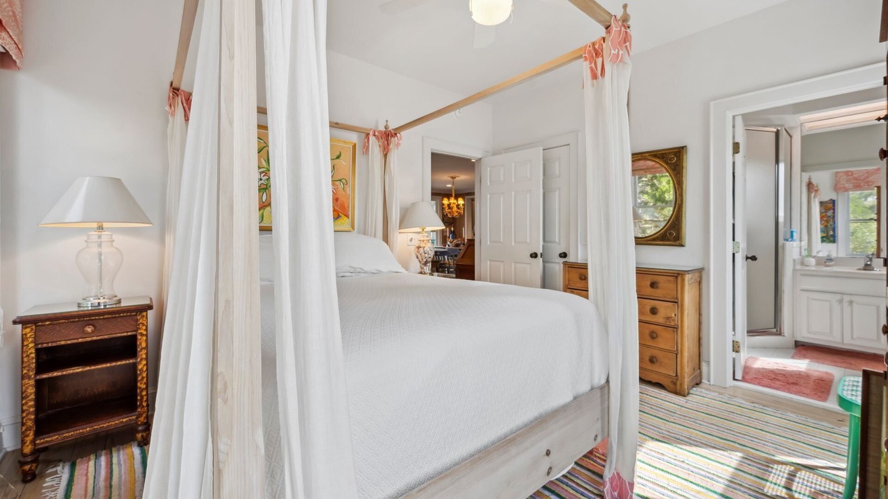 Photo of Bedroom in Debordieu Colony