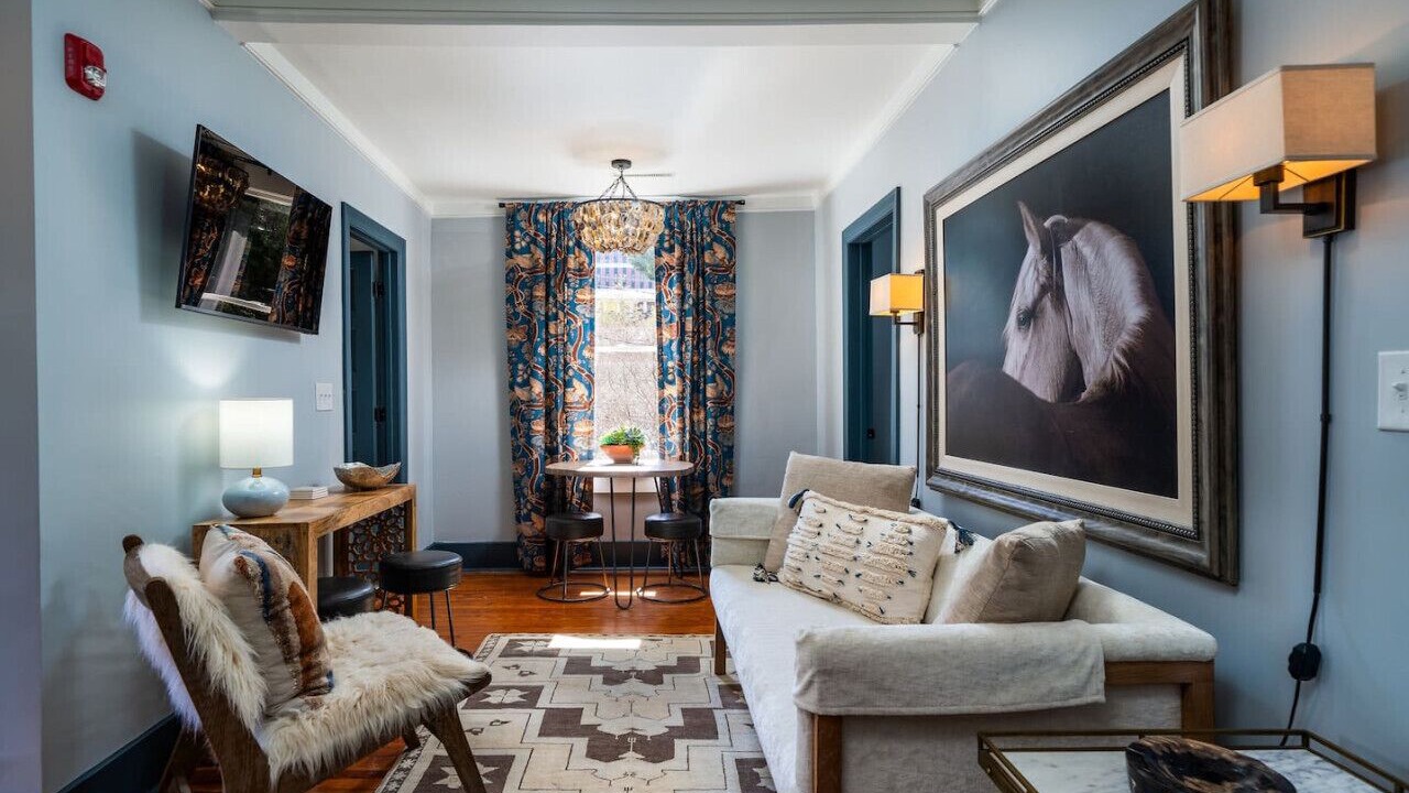 Photo of Livingroom in Downtown Charleston