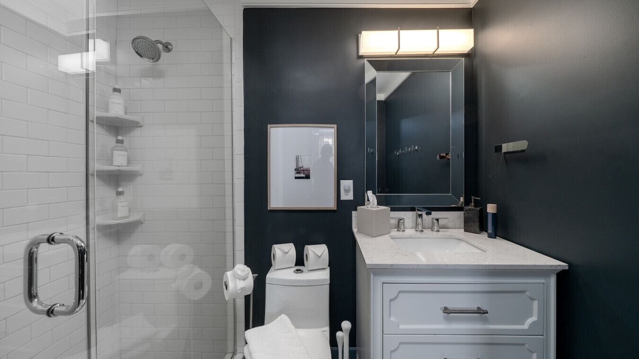 Photo of Bathroom in Cannonborough Elliotborough