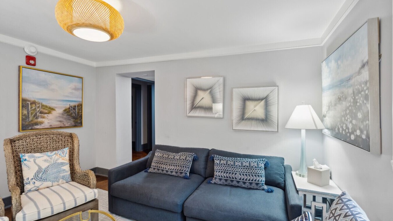 Photo of Livingroom in Cannonborough Elliotborough