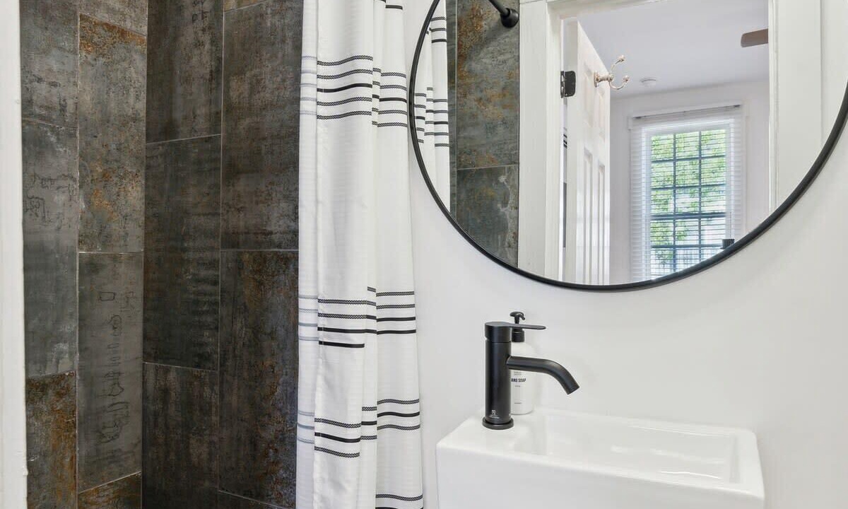 Photo of Bathroom in Cannonborough Elliotborough