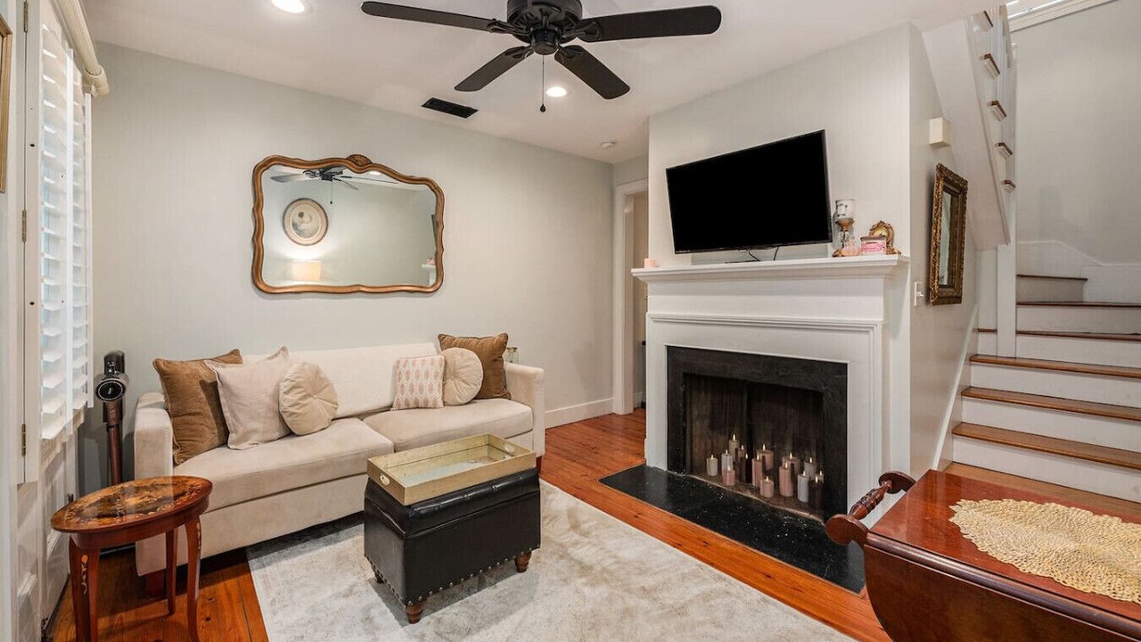 Photo of Livingroom in Harleston Village