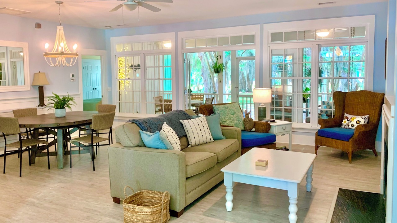 Photo of Livingroom in Melrose on the Beach