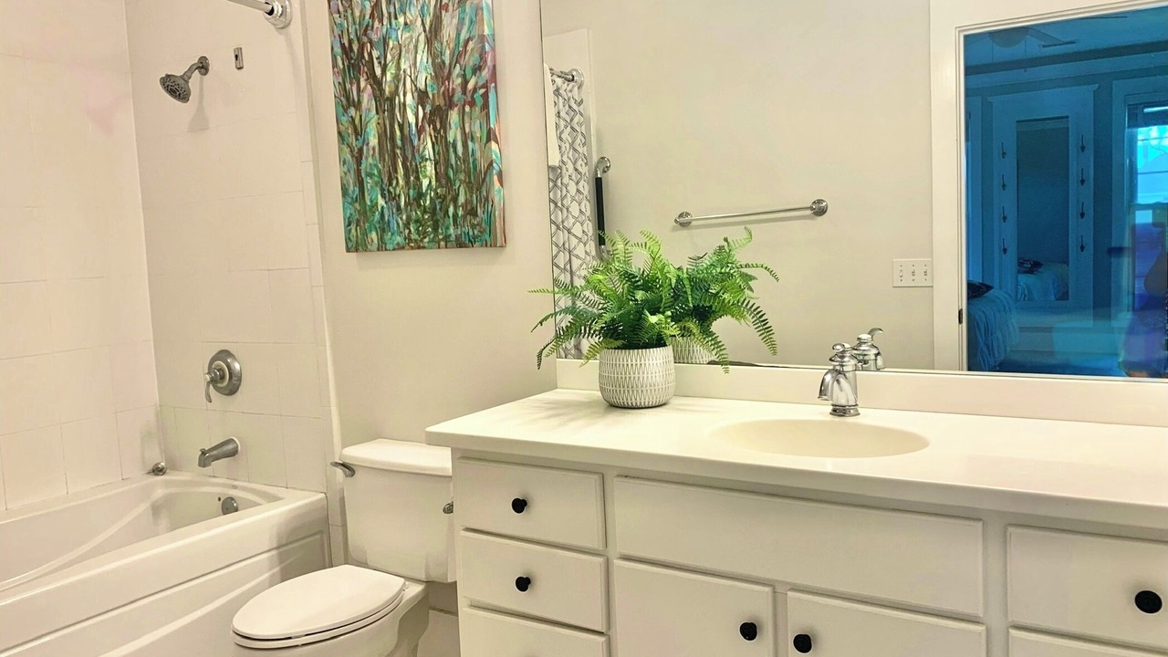 Photo of Bathroom in Melrose on the Beach