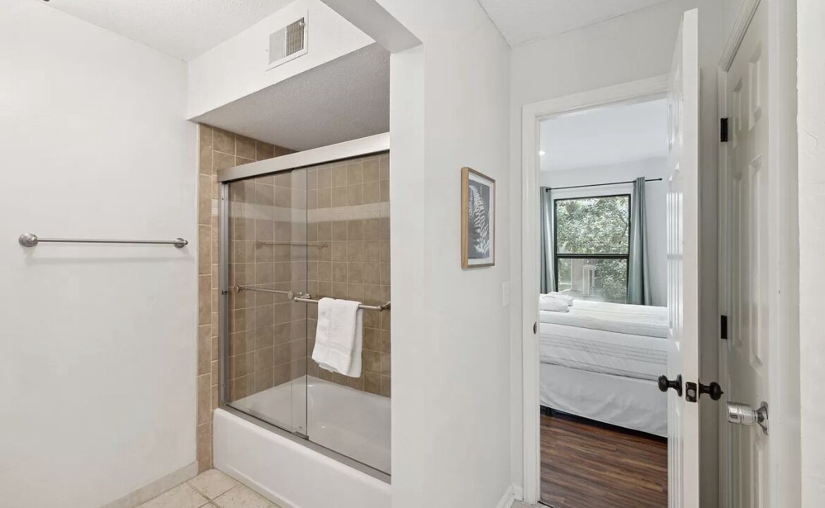 Photo of Bathroom in Tarpon Pond