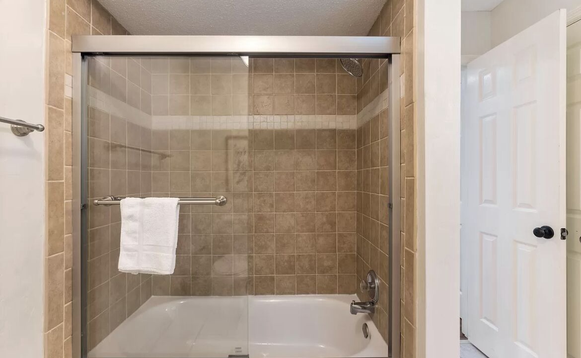 Photo of Bathroom in Tarpon Pond