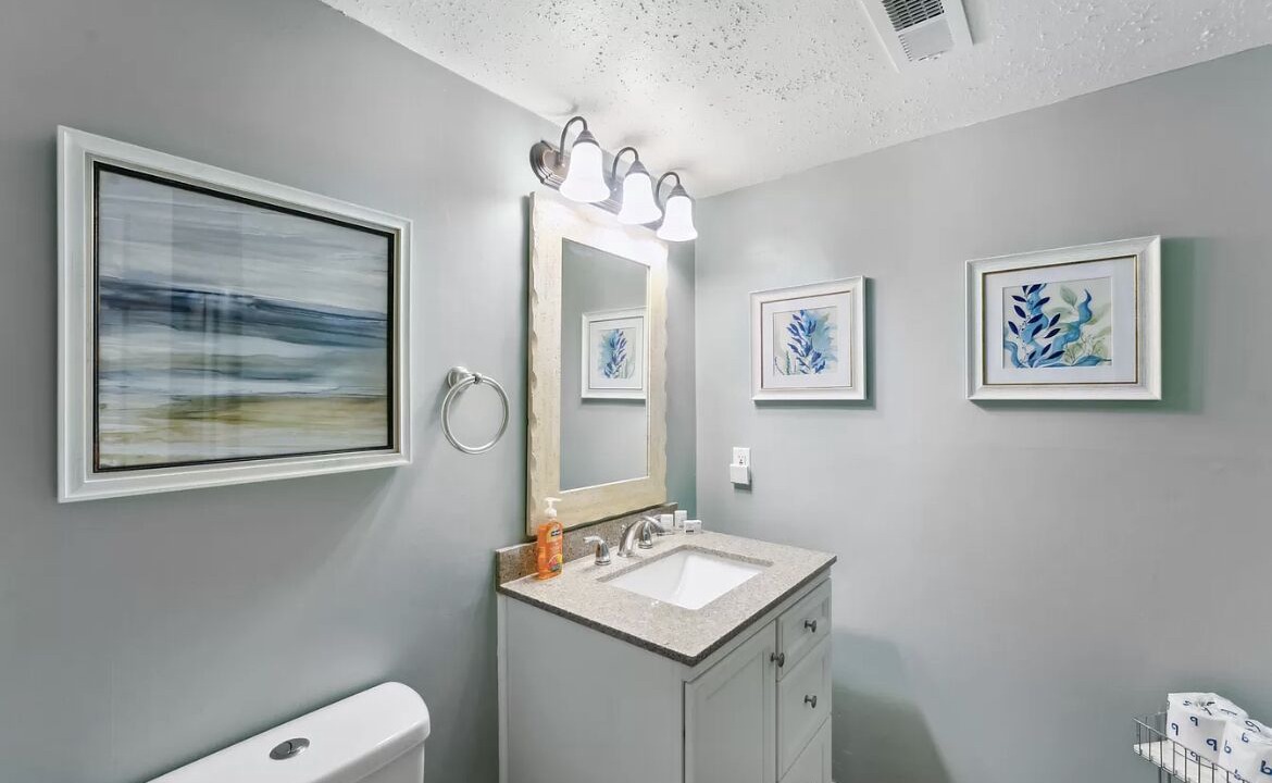 Photo of Bathroom in Tarpon Pond