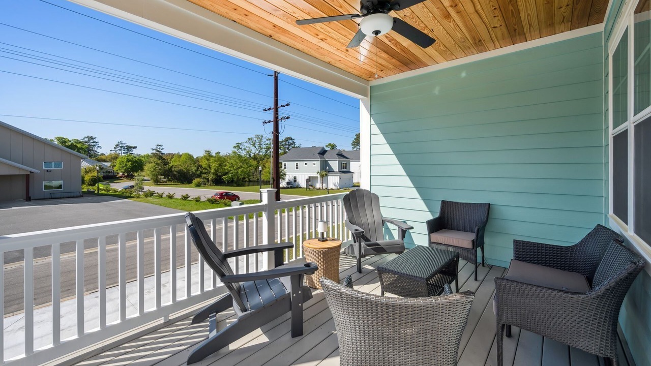 Photo of Patio Balcony in Litchfield by the Sea