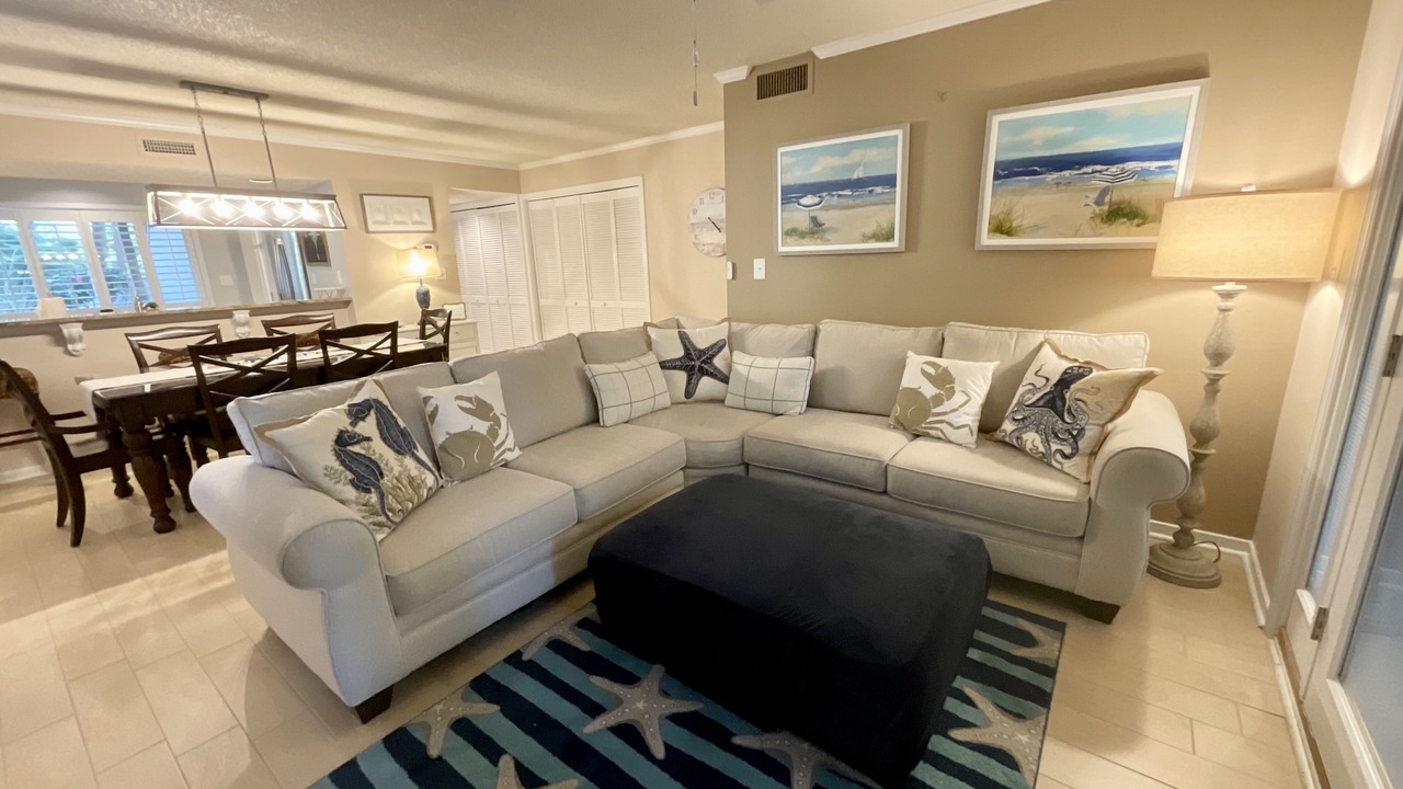 Photo of Livingroom in Arcadian Shores