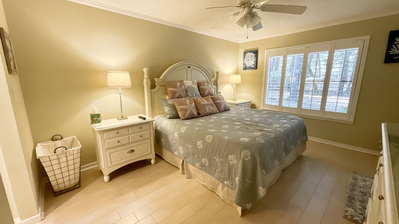 Photo of Bedroom in Arcadian Shores