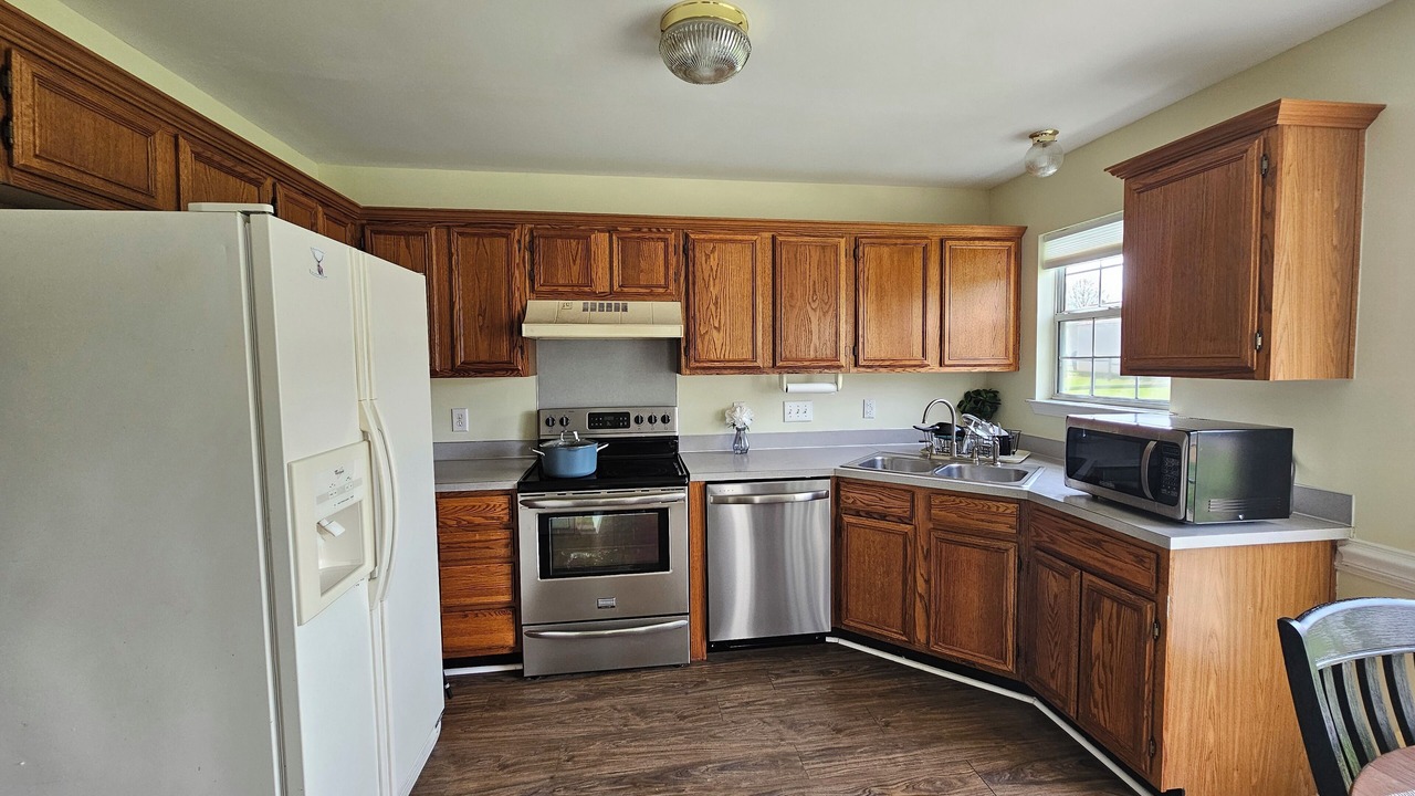 Photo of Kitchen in Davis Lake - Eastfield